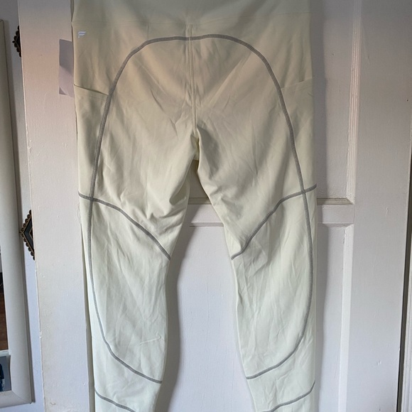 NWT Fabletics High Waisted Cold Weather Reflective Leggings XXL 2X Plus - Picture 2 of 6
